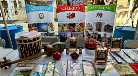 ABŞ-da Azərbaycan stendi: Kəlağayılar, kiçik xalçalar... - FOTO