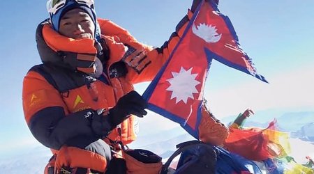 Nepallı alpinist Everesti 29-cu dəfə fəth etdi - FOTO