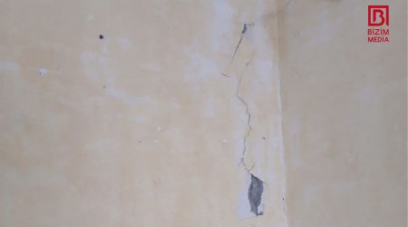 Lənkəranda zəlzələdən sonra binada çatlar yaranıb - FOTO