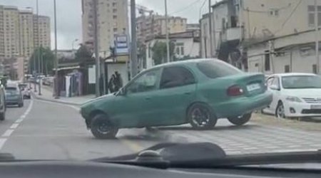 Bakıda tıxacda qalan sürücüdən qəribə addım – VİDEO