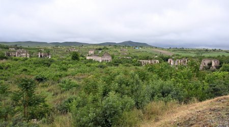 Füzuli Memorial Kompleksində dağıdılmış binaların xarabalıqları qorunub saxlanılacaq