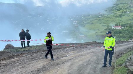 Lerikdə uçqun olan ərazidə nəqliyyatın hərəkəti nəzarətə götürülüb - FOTO