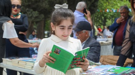 III Türk Dünyası Ədəbiyyat və Kitab Festivalında balaca uşaqlar - FOTO