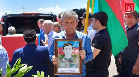 32 il sonra qalıqları tapılan şəhid Gəncədə torpağa TAPŞIRILDI – FOTO
