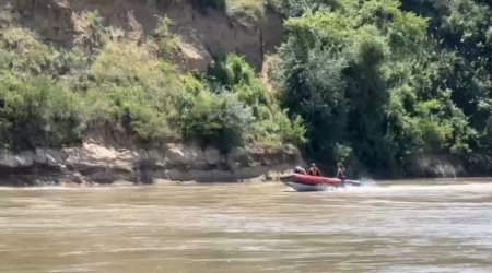 Avtomobillə Kürə düşən şəxslərin axtarışları davam edir – FOTO/VİDEO
