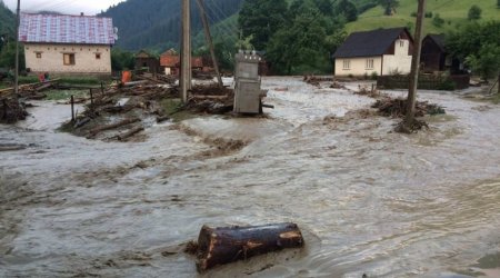 Sel daşqınları Goranboyda beton körpünü yararsız hala saldı