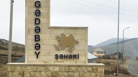 Gədəbəydə DƏHŞƏT: Boğazına ip bağlayıb gəzdirdilər, qayınanasının ayağından öpdürdülər - TƏFƏRRÜAT