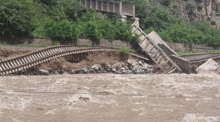 Errmənistanda fəlakət nəticəsində dağılan dəmir yolunu Rusiya bərpa edib – Overçuk