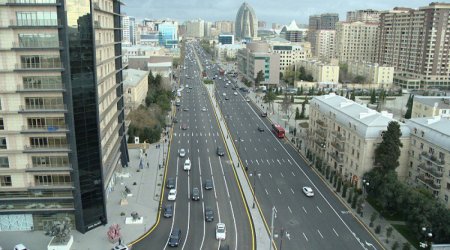 Sürücülərin NƏZƏRİNƏ: Bakının əsas küçələrindən biri BAĞLANDI