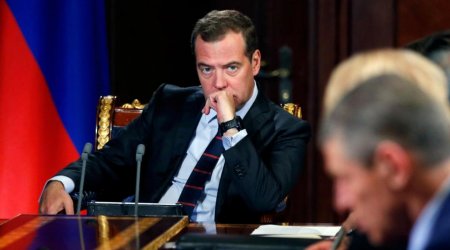 Medvedev Ukrayna böhranının həlli yollarını AÇIQLADI