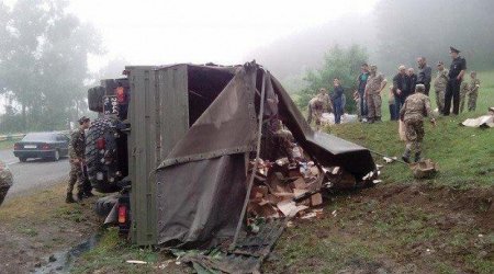 Erməni hərbçilərini daşıyan maşın aşdı - 2 ölü, 3 yaralı var