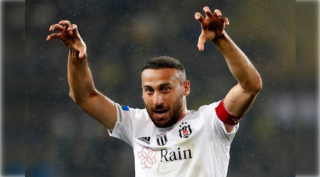 “Beşiktaş”ın əsas hücumçusu “Fənərbağça”ya keçdi