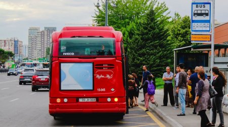 Avtobus dayanacağında avtomobil saxlayan sürücülər cəzalandırılacaq