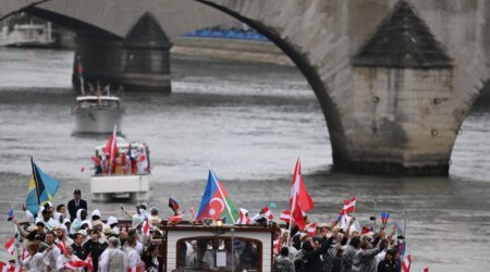 “Paris-2024”: Azərbaycan idmançılarının Sena çayında paradı olub - FOTO/VİDEO