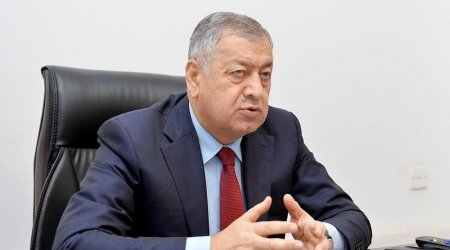 Vahid Əhmədov deputatlığa namizədliyini geri götürdü