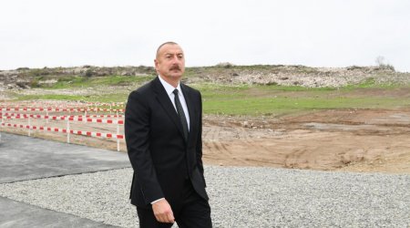 İlham Əliyev Ağdam Sənaye Parkında Divar kağızları istehsalı zavodunun AÇILIŞINDA