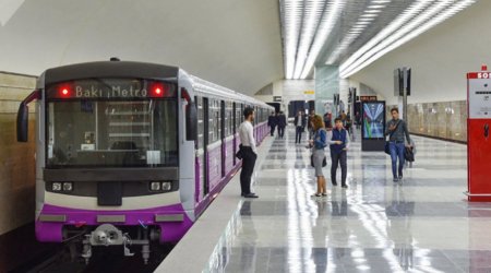 Bakı metrosunda qatarda nasazlıq: Sərnişinlər düşürüldü - VİDEO