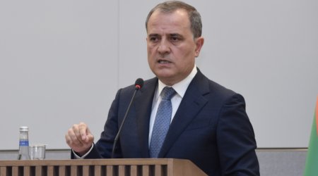 Ceyhun Bayramov: "Sülh sazişinin bağlanmasına ən ciddi maneə Ermənistan konstitusiyasıdır"