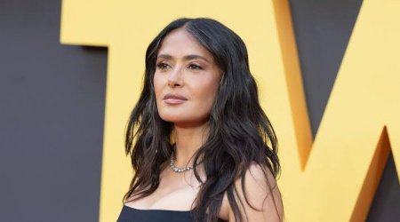 Salma Hayek gənc görünüşü ilə pərəstişkarlarını heyrətə gətirdi - FOTO