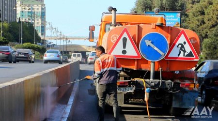 Paytaxt yollarında tunel, körpü və keçidlərin təmizlənməsi işləri aparılıb -FOTO/VİDEO