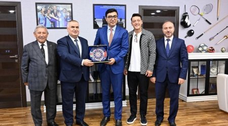 Fərid Qayıbov Mesut Özili qəbul etdi – FOTO 