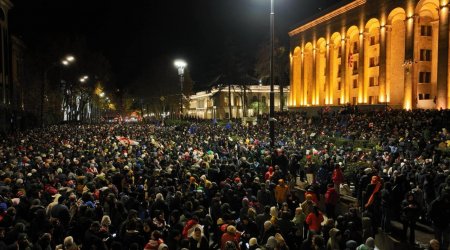 Tbilisidə polislə etirazçılar arasında qarşıdurma olub - FOTO/VİDEO