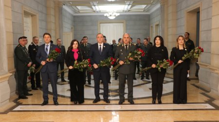 Hərbi Prokurorluqda Ulu Öndər Heydər Əliyevin vəfatının 21-ci ildönümü ilə bağlı anım mərasimi keçirildi - FOTO