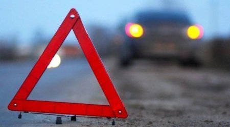 Sabunçuda avtomobil 19 yaşlı gənci vurdu