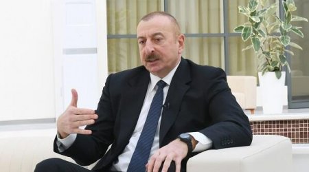 Prezident İran rəsmisi ilə Araz çayı üzərində tikilən körpülərin əhəmiyyətindən danışdı