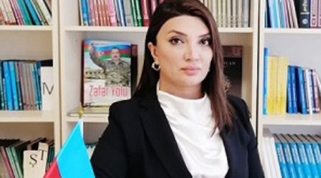 Direktor müəllimləri ona verilən hədiyyəyə görə təhqir etdi - VİDEO