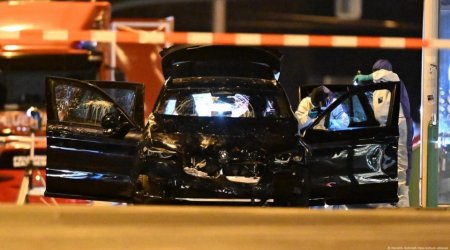 Avtomobili insanların üzərinə sürdü: Ölənlər və yaralılar var
