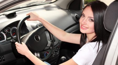 Azərbaycanda qadın sürücülərin sayı ARTIB
