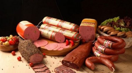 Bu kolbasaların tərkibində at və quş əti aşkarlandı – SİYAHI