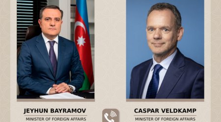 Ceyhun Bayramov Niderland Krallığının xarici işlər naziri ilə telefonla danışdı
