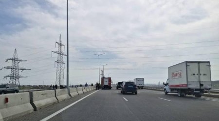 Bakıda “Range Rover”yanıb külə döndü - FOTO/VİDEO