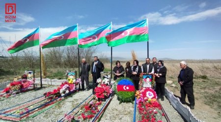 Şəhid Bəxtiyar Quliyev 32 il sonra dəfn edildiyi qəbiristanlıqda anıldı - FOTO