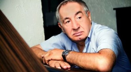 Xalq artistinin vəziyyəti pisləşdi: Əməliyyata götürüldü
