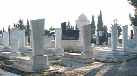 Qəbirqazan qəbir yeri götürmək istəyən şəxsi belə aldadıb - TƏFƏRRÜAT