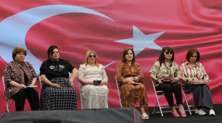 Kitab Festivalında “Gül dəftəri” poeziya paneli – FOTO
