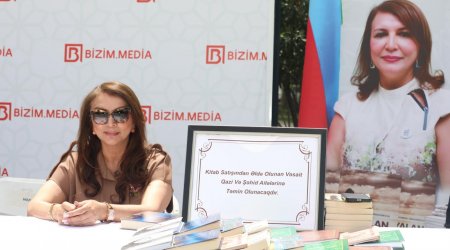 Məlahət İbrahimova oxucuları ilə görüşdü – FOTO