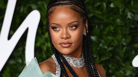 Rihanna Nyu-York küçələrində "belə yaxalandı" - VİDEO