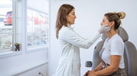 Bu qidalar üzdə sızanaq yaradır – Dermatoloqlardan XƏBƏRDARLIQ