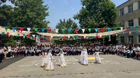 "Konstitusiya və Suverenlik İli" və Son zəng: İkiqat sevinc - FOTO