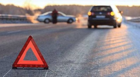 Paytaxtda yük avtomobili qadını vuraraq öldürdü