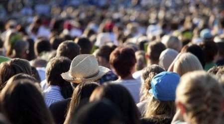 İnsanların çoxu niyə xəbər oxumaq istəmir?
