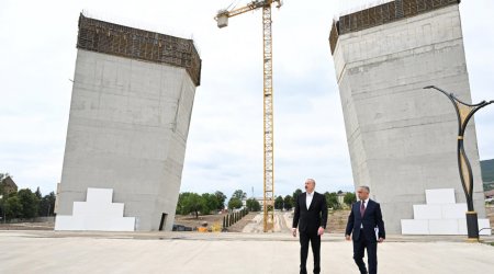 İlham Əliyev Xankəndidə tikintisi davam edən Zəfər parkında – FOTO/VİDEO