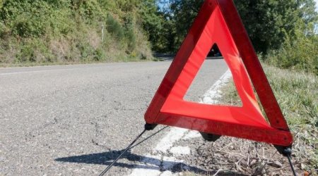 Kəlbəcərdə avtomobil aşdı – 3 nəfər xəsarət aldı