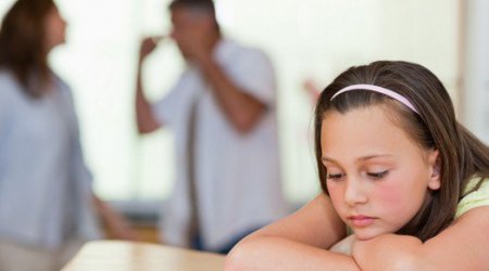9 oğlana 1 qız - Ailələr niyə qız övladından İMTİNA edir?