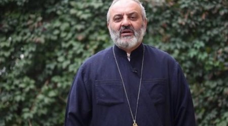 Arxiyepiskop Bağrat Qalstanyan Harutyunyanı məhkəməyə verdi