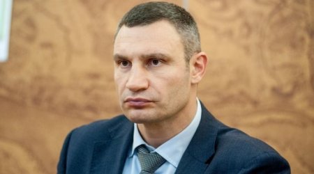 Vitali Kliçko Kiyevdə zərər görən yaşayış binasının görüntülərini yaydı - VİDEO
